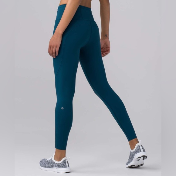 lululemon athletica Pants - Lululemon Fast & Free 7/8 Tight II *Nulux 25"
Nile Blue